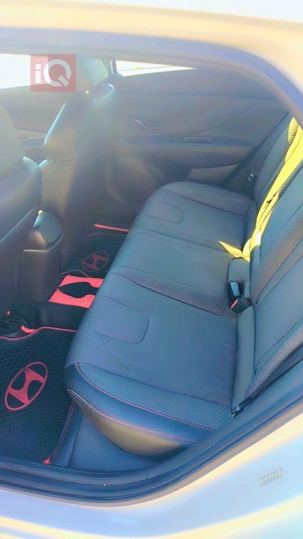 هیوندای ئەلەنترا